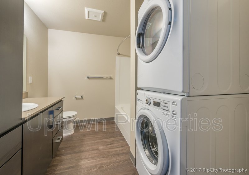 1BR Loft in Modern Complex Near Water at Willamette Park property image