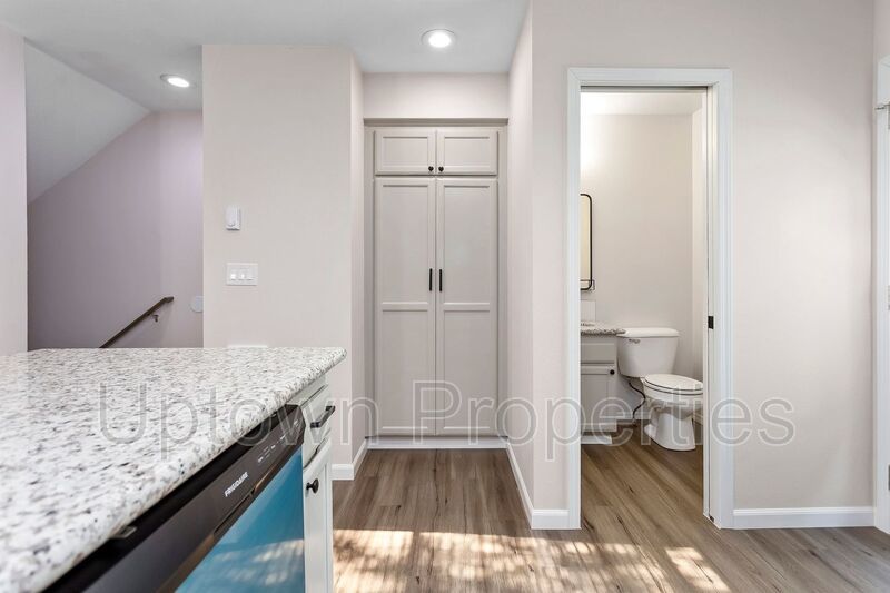 3-Story Triplex Unit in Beaverton property image