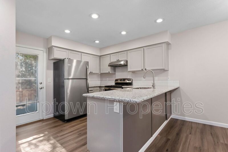 3-Story Triplex Unit in Beaverton property image