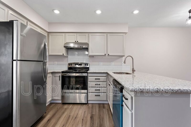 3-Story Triplex Unit in Beaverton property image
