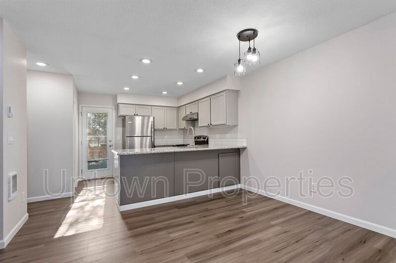 3-Story Triplex Unit in Beaverton property image