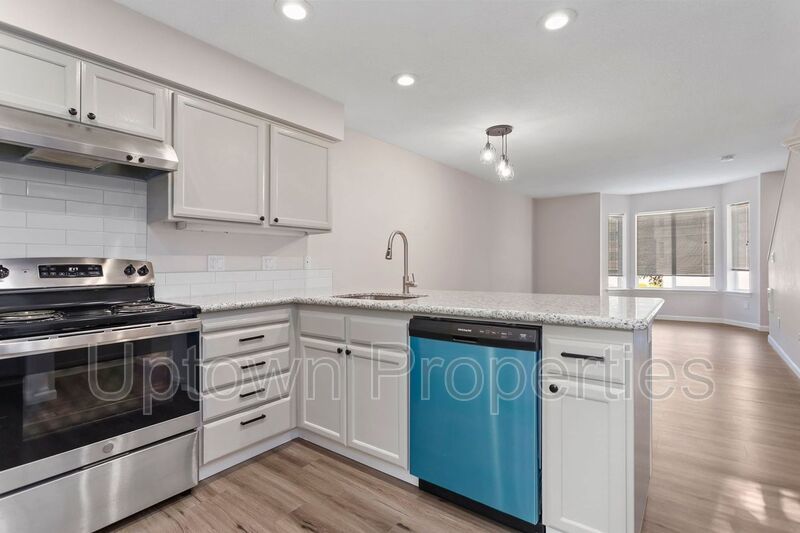 3-Story Triplex Unit in Beaverton property image