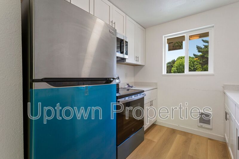Fully Renovated Upstairs 2-bedroom/1-bath with Washer and Dryer in unit! property image