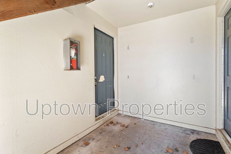 2BD/1.5BA Apartment Unit in Tapiola Manor (Unit 6) property image