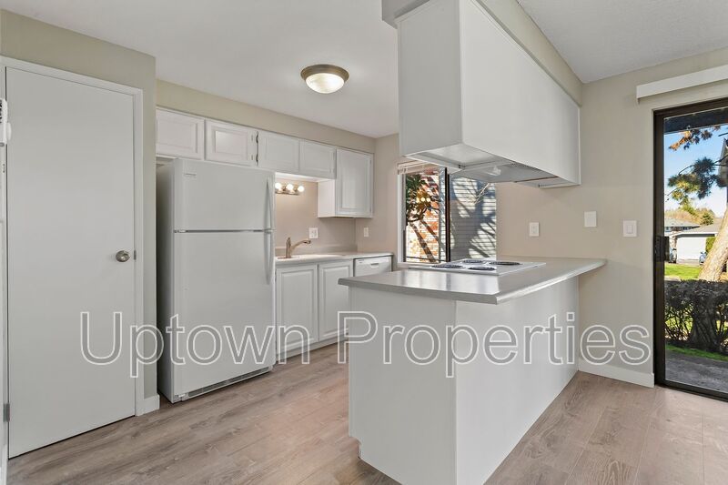 2BD/1.5BA Apartment Unit in Tapiola Manor (Unit 6) property image