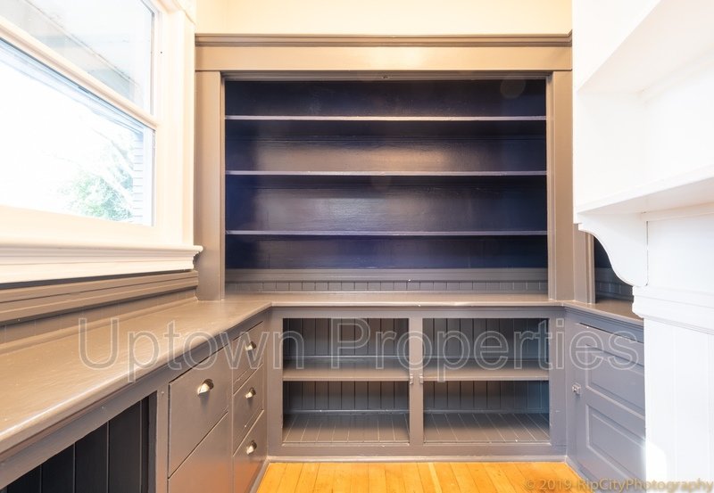 Charming and Spacious  2-Bed 1 bath + W/D +  Wood Floors + Parking On Site in Portland’s Coveted NW District property image