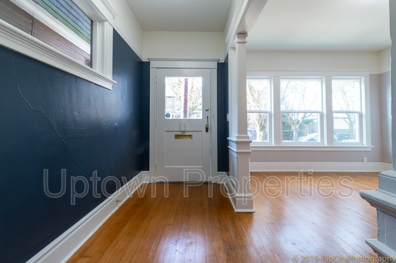 Charming and Spacious  2-Bed 1 bath + W/D +  Wood Floors + Parking On Site in Portland’s Coveted NW District property image