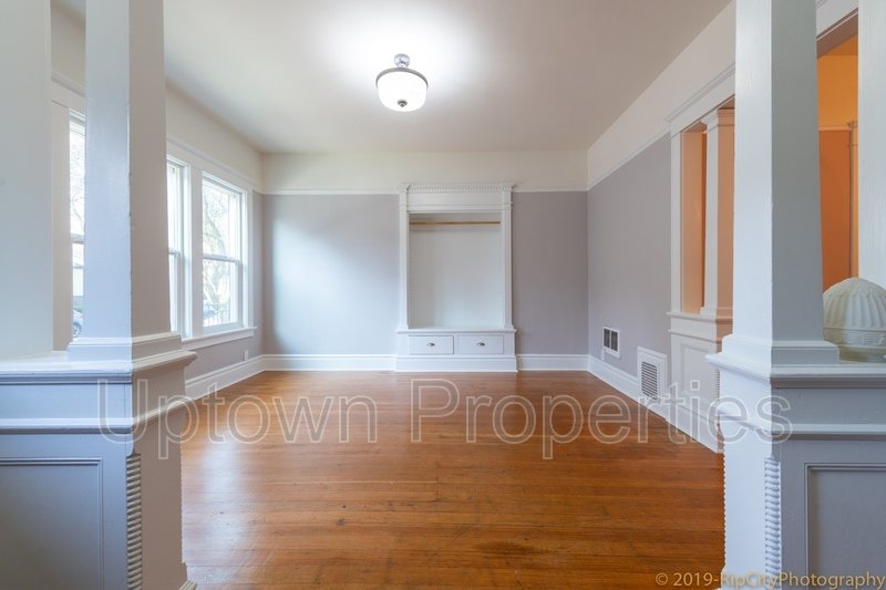 Charming and Spacious  2-Bed 1 bath + W/D +  Wood Floors + Parking On Site in Portland’s Coveted NW District property image