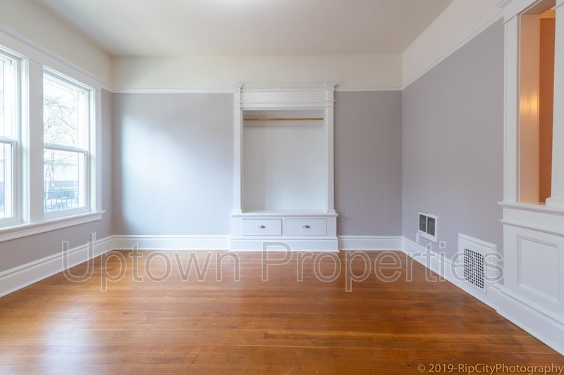 Charming and Spacious  2-Bed 1 bath + W/D +  Wood Floors + Parking On Site in Portland’s Coveted NW District property image