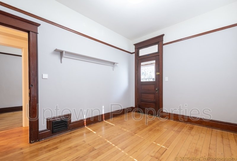Charming and Spacious  2-Bed 1 bath + W/D +  Wood Floors + Parking On Site in Portland’s Coveted NW District property image