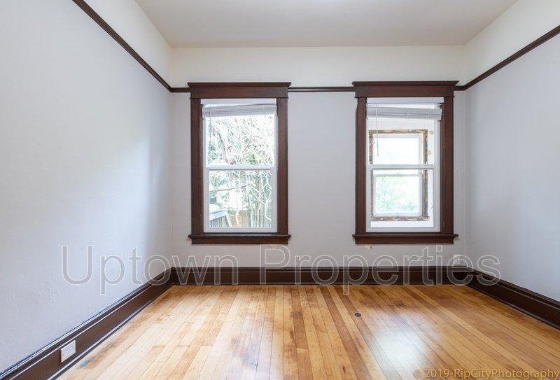 Charming and Spacious  2-Bed 1 bath + W/D +  Wood Floors + Parking On Site in Portland’s Coveted NW District property image