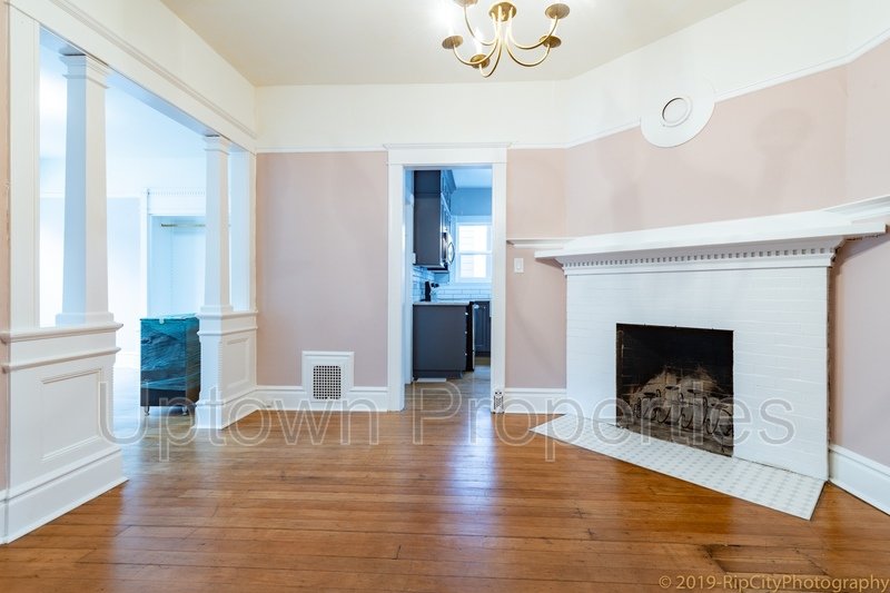 Charming and Spacious  2-Bed 1 bath + W/D +  Wood Floors + Parking On Site in Portland’s Coveted NW District property image
