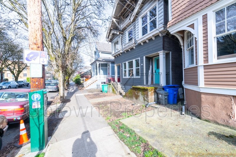 Charming and Spacious  2-Bed 1 bath + W/D +  Wood Floors + Parking On Site in Portland’s Coveted NW District property image