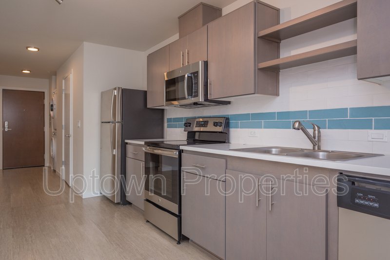 Studio in Modern Complex Near Water at Willamette Park property image