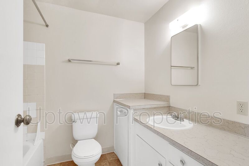2 Bed/1 Bath, Parking Included at Centrally Located in SE Portland! Minutes from Trader Joes! property image