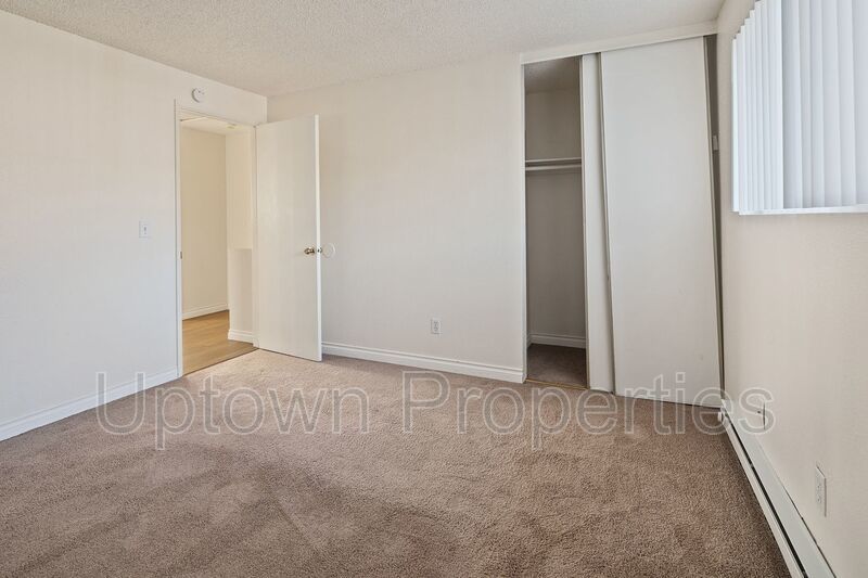 Renovated 2 bed 1 bath Townhome w/ Private Yard - Wood Floors + Laundry Onsite + $1000 rent credit property image