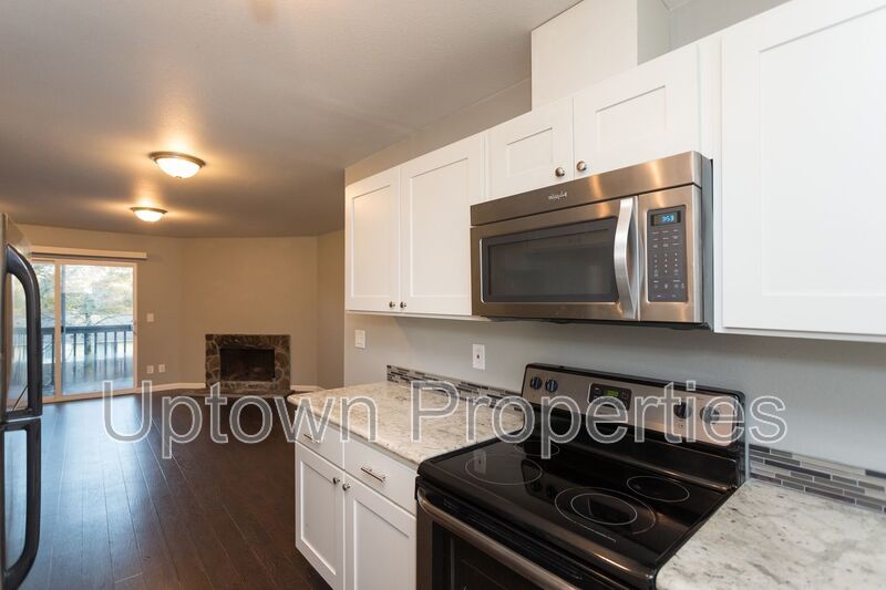 Remodeled 2 Bed/1 Bath in SW Longhorn! property image