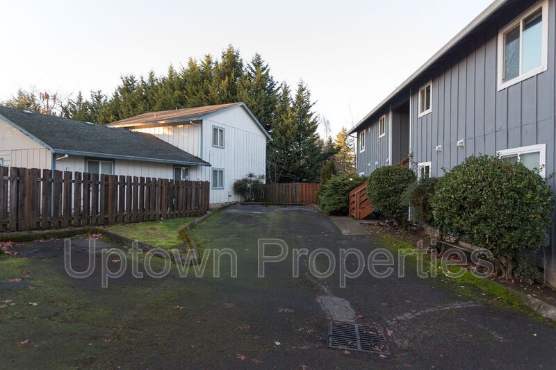 Remodeled 2 Bed/1 Bath in SW Longhorn! property image