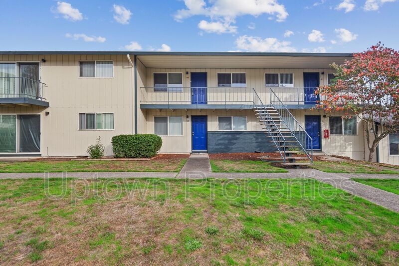 Top Floor 1 bed 1 bath + Parkng Included + Dishwasher + Laundry On Site property image