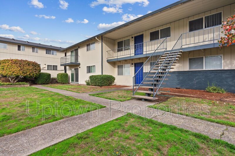 Top Floor 1 bed 1 bath + Parkng Included + Dishwasher + Laundry On Site property image