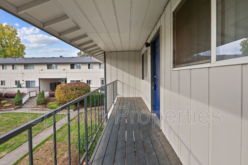 Top Floor 1 bed 1 bath + Parkng Included + Dishwasher + Laundry On Site property image