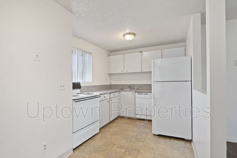 Top Floor 1 bed 1 bath + Parkng Included + Dishwasher + Laundry On Site property image