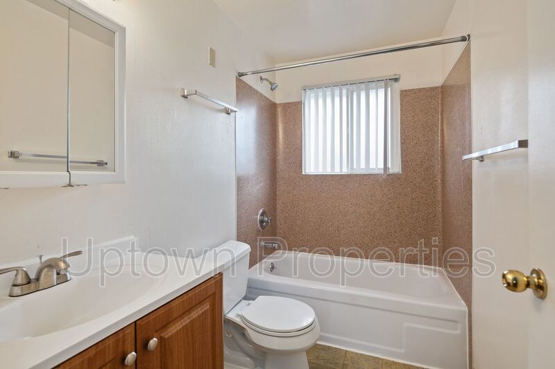 Top Floor 1 bed 1 bath + Parkng Included + Dishwasher + Laundry On Site property image