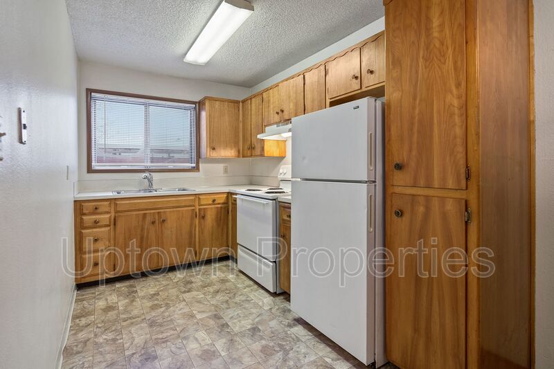1 bed/1 bath + Off Street Parking + On Site Laundry + $1000 off first months rent property image